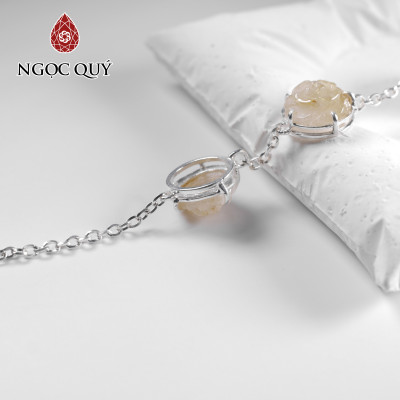 Lắc bạc hoa mẫu đơn đá thạch anh tóc vàng 13mm mệnh thủy, kim - Ngọc Quý Gemstones