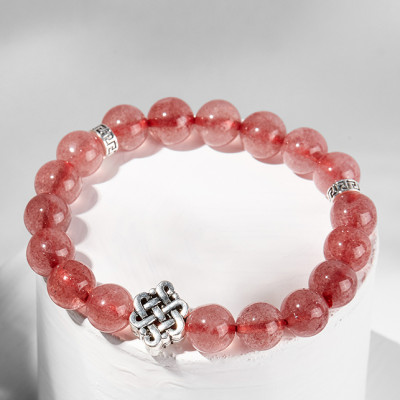 Vòng tay thạch anh dâu charm kết đồng tâm Ngọc Quý Gemstones