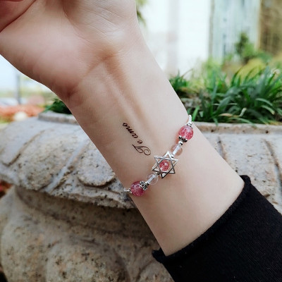 Vòng tay đá thạch anh dâu phối charm bàn tay mệnh hỏa, thổ - Ngọc Quý Gemstones