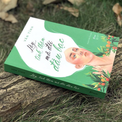 Sách - Lấy Tình Thâm Mà Đổi Đầu Bạc