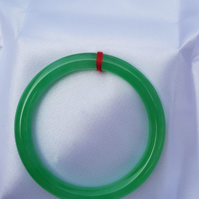 Vòng cẩm thạch Mới Vòng Lý T 52mm x7mm Vòng Xanh lá Đều tươi 52kg - 56kg Nữ mệnh Mộc mệnh Hỏa Thủy đeo ạ