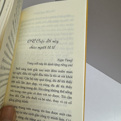 [Tranh minh họa in màu] ĐÀN BÀ NGỐC NGHẾCH - Huyền Nhím - Waka - NXB Hà Nội.