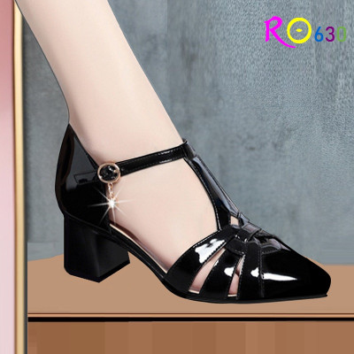 Giày sandal nữ cao gót 5 phân hàng hiệu rosata hai màu đen kem cao cấp ro630