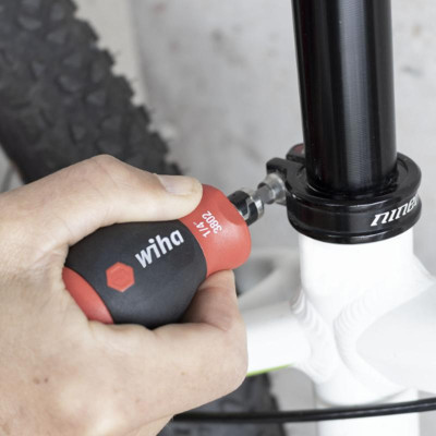 Tua vít đa năng 7 đầu bit Wiha 43613