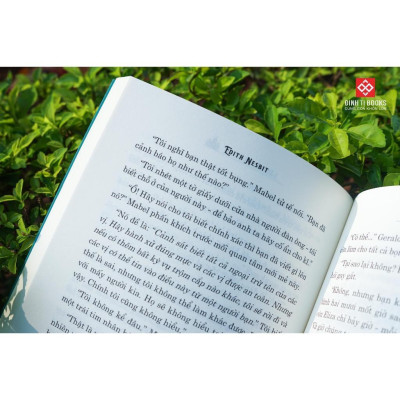 Sách - Lâu Đài Thần Bí - Đinh Tị Books