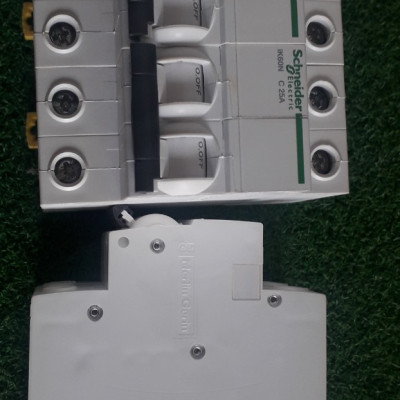 Cầu dao MCB 2P-25A 6kA A9K27225 Schneider