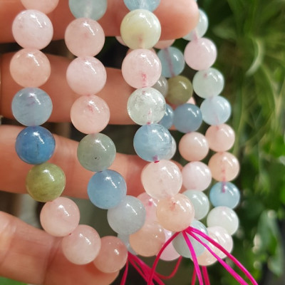 Vòng tay chuỗi đá Beryl tự nhiên đa sắc màu tươi sáng bóng mượt đẹp size hạt 9mm là sự phối hợp tông màu hồng ngọt ngào với xanh dương xanh nước biển đậm nữ đeo tay đẹp xinh tay may mắn tốt cho sức khỏe công việc tài lộc ạ