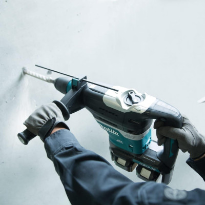 MÁY KHOAN ĐỘNG LỰC ĐỤC BÊ DÙNG PIN 18V (KHÔNG KÈM PIN VÀ ĐẾ SẠC) MAKITA DHR400ZKUN- HÀNG CHÍNH HÃNG