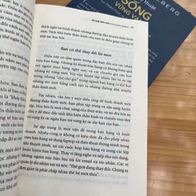 TRÍ TUỆ CẢM XÚC TRONG KINH DOANH - Colleen Stanley - First News– bìa mềm