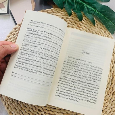 Sách - Tình Mẫu Tử Độc Hại - Khi Tình Yêu Của Mẹ Trở Thành Gánh Nặng Tâm Lý Cho Con Mcbooks