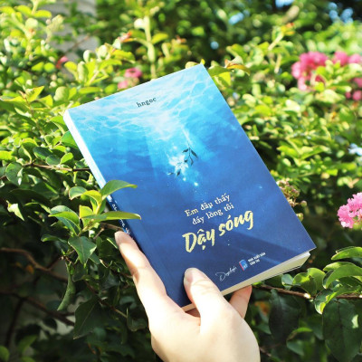 Sách - Em Đâu Thấy Đáy Lòng Tôi Dậy Sóng + Như Sao Trời Ôm Lấy Đại Dương - AZ Việt Nam