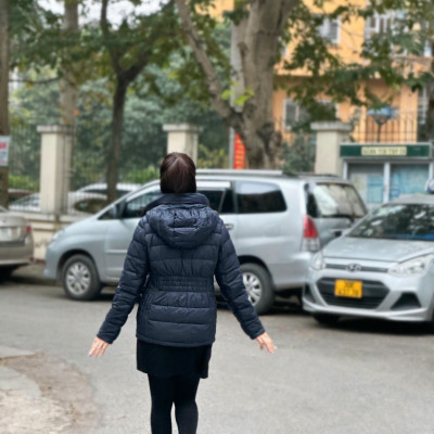 Áo khoác Michael Kors màu Navy chất liệu cao cấp, mềm mại, dáng gọn ấm áp, phù hợp công sở, đi du lịch, những khu vực lạnh sâu và cần chống gió