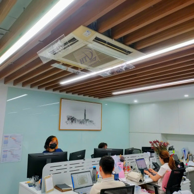 Tấm cản gió điều hòa âm trần trong suốt -  (sản phẩm gồm: 1 cánh chắn gió cho 1 cửa ra của máy âm trần)