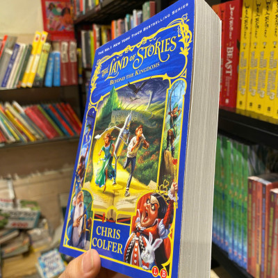 Sách - The Land of Stories: Beyond the Kingdoms by Chris Colfer | English Childrens Adventure Novel
