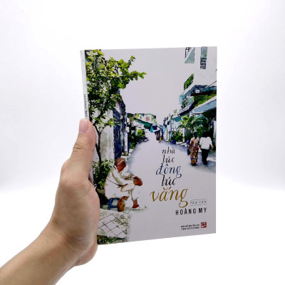 Nhà Lúc Đông Lúc Vắng