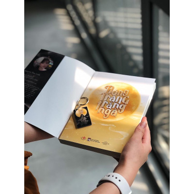 Sách - Bóng Trăng Trắng Ngà - Thục Linh - AZ Việt Nam