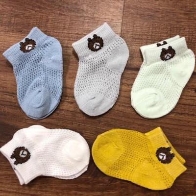1 đôi tất lưới thông hơi hình gấu cho bé size S