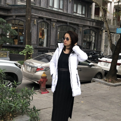 Áo khoác dài Guess size S, kiểu dáng thời trang ôm dáng, phù hợp đi làm và đi chơi, đặc biệt đến những vùng cực lạnh