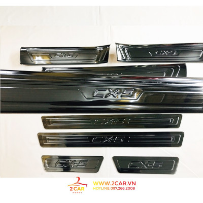 Ốp bậc cửa, Nẹp bước chân CARBON Xe Mazda CX5, CX-5 2018 2019 2020 2021 2022 Vân cacbon cao cấp