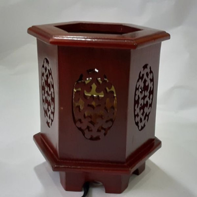 Đèn xông tinh dầu gỗ hương