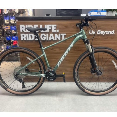 xe đạp thể thao GIANT 2023 XTC 800 PLUS 27.5