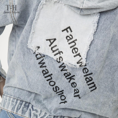 Áo khoác jean nữ có mũ đắp bạ thêu, áo khoác bò nữ cá tính, năng động