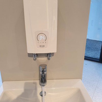 Máy nước nóng trực tiếp CLAGE CEX9 Plus, Chống Giật, Điều Khiển Thông Minh - Hàng Chính Hãng