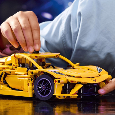 LEGO TECHNIC 42205 Đồ Chơi Siêu Xe Chevrolet Corvette Stingray (732 chi tiết)