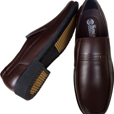 Giày tây nam Trường Hải da bò thật không bong tróc đế cao su không trơn màu nâu GTN05982