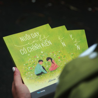 Sách - Nuôi Dạy Em Bé Có Chính Kiến - AZ Việt Nam