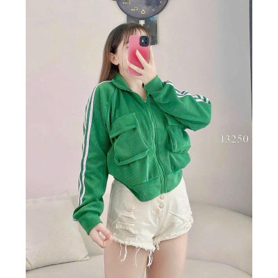 Áo khoát nữ nhung Gân Túi Hộp Cổ Trụ Tay Viền 3 Sọc siêu chất thời trang-A2050