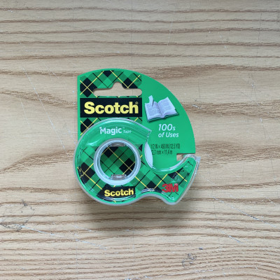 Băng dính đa năng Scocth 3M 104 (12,7mm x 11,4m) kèm máy cắt mini