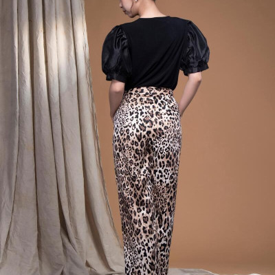 Áo thun đen tay phồng organza LM112472 [BST Da Beo]