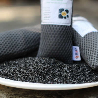 Túi hút ẩm khử mùi và lọc không khí cho tủ Giày Dép (hộp 4 túi nhỏ) làm từ Than hoạt tính gáo dừa